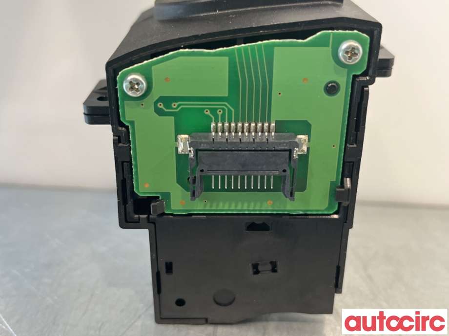 Bryter blink til Ford Focus 2011-2014 (Type III, Fase 1)  (FORD|1883869||AV6T-13335-AD)