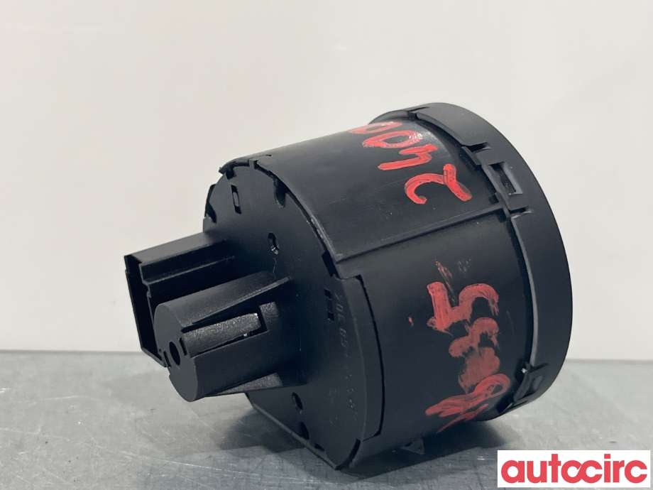 Bryter lys til VW Passat 2011-2015 (B7) (B7) (VOLKSWAGEN|3C8941431|)