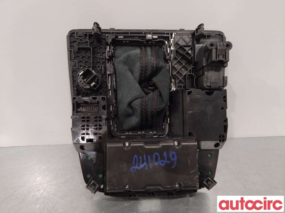 Diverse deler til Audi A6 2011-2014 (Type IV, Fase 1) (C7) (C7) (AUDI|4G1919610C|)