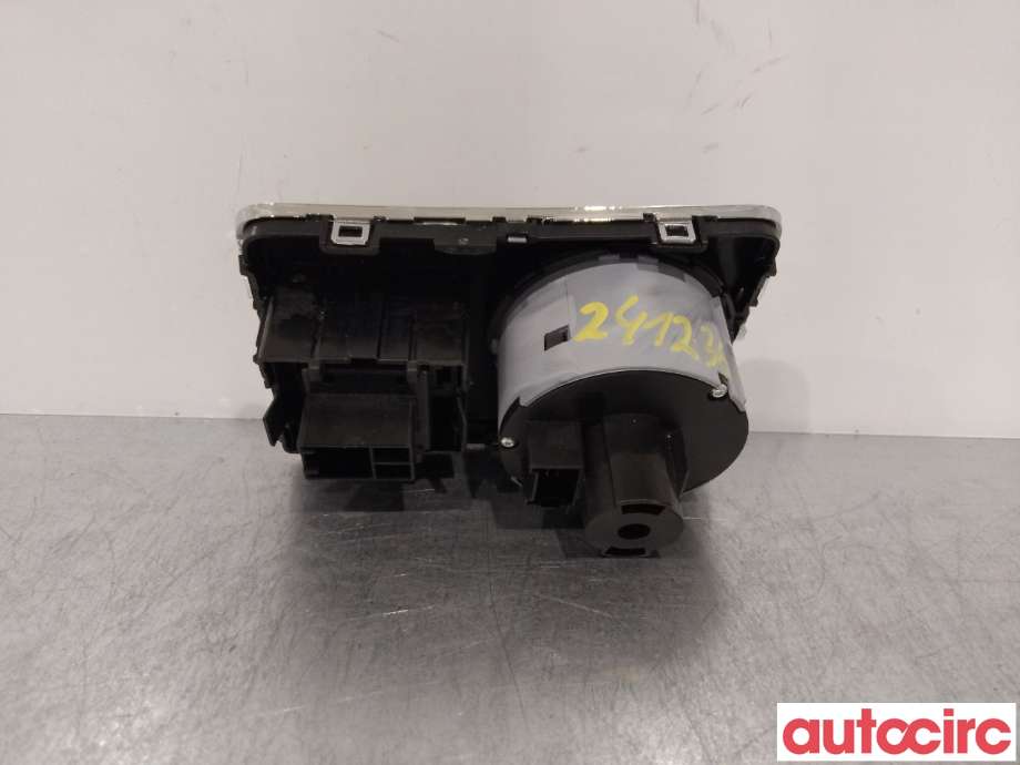 Bryter lys til Škoda Superb 2008-2015 (Type II)  (SKODA|3T0941431B|)