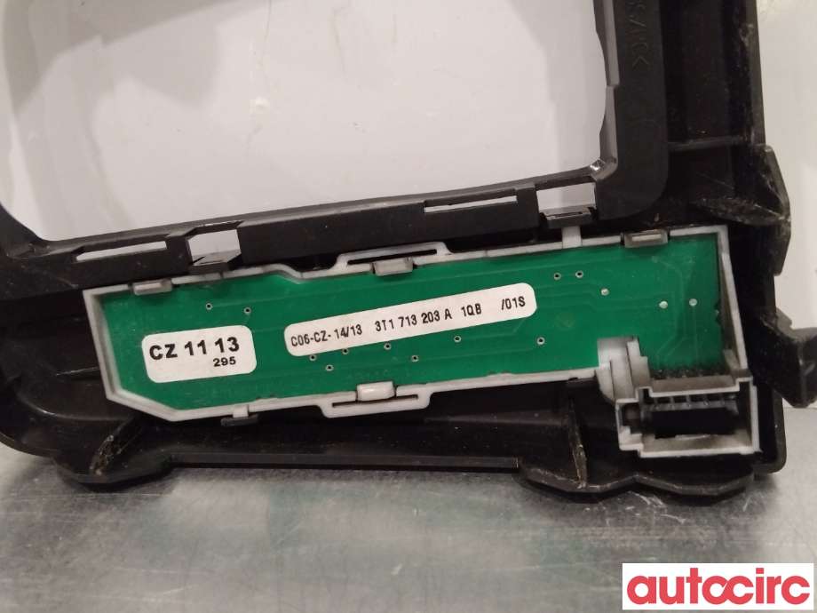 Diverse deler til Škoda Superb 2008-2015 (Type II) (SKODA|3T1713203A|)