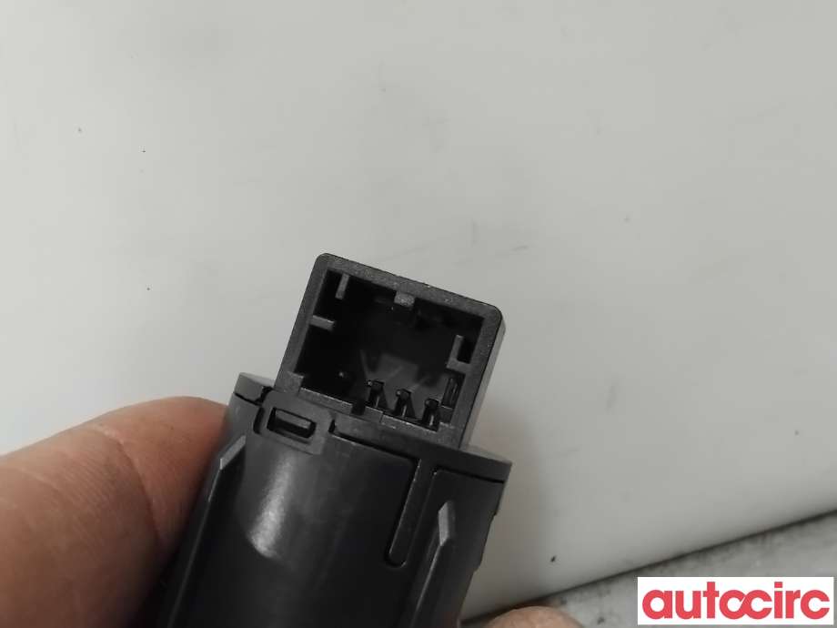 Bryter start/stopp til Audi Q5 2008-2012 (Type I, Fase 1)  (AUDI|8K0905217A|32130301|8K0905217)