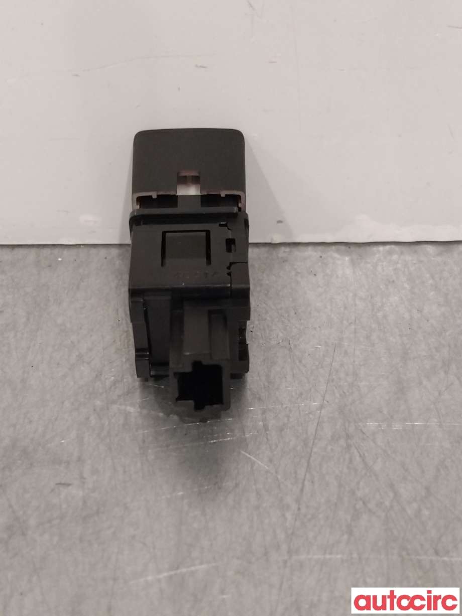 Bryter nødblink til Nissan Qashqai 2014-2021 (Type II)  (NISSAN|252904BA0A|)