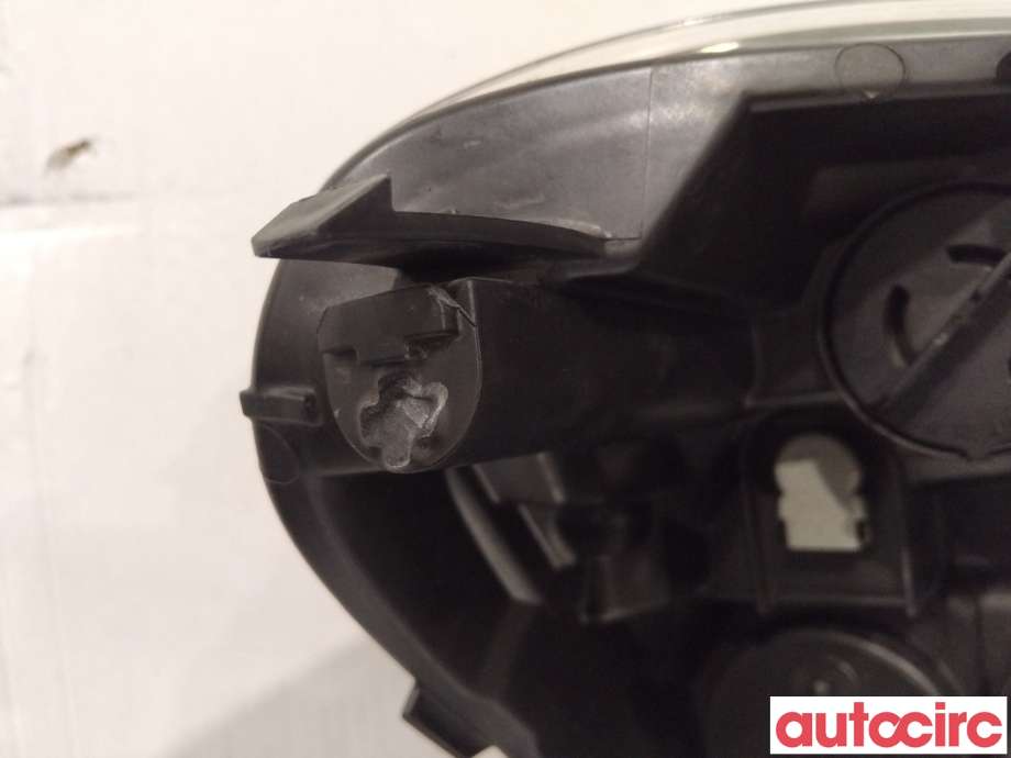 Frontlykt venstre halogen til Renault Clio 2009-2012 (Type III, Fase 2)  (RENAULT|8200892497|260603106R|7701072012)