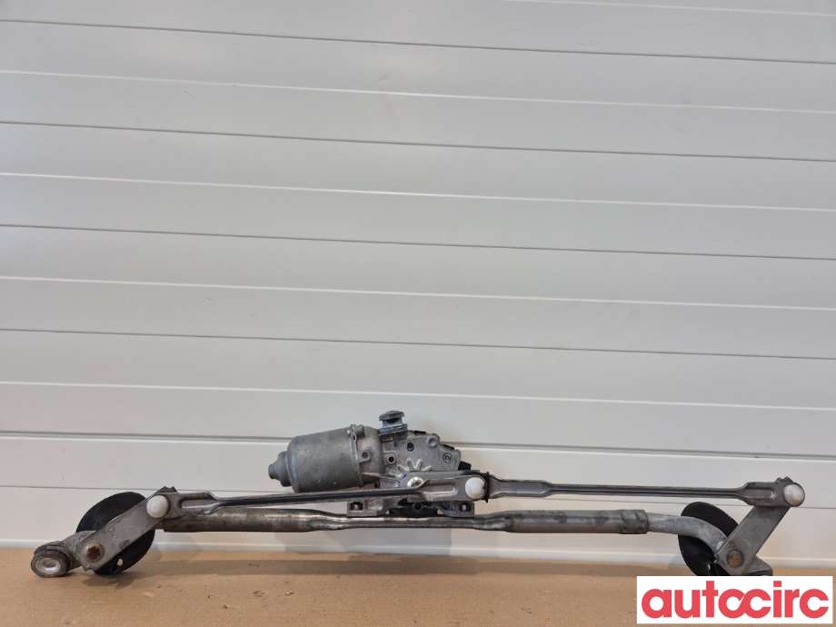 Viskermotor frontrute til Toyota Hilux 2012-2016  (TOYOTA|851100K061|)