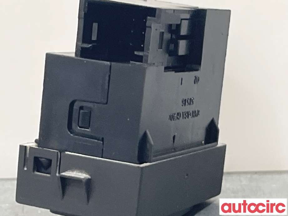 Bryter setevarme til Peugeot Traveller 2017-->>  (PEUGEOT|98019841ZD)