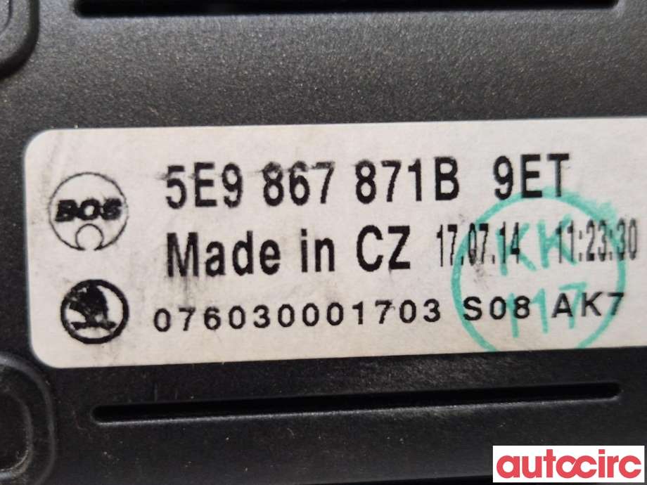 Diverse deler til Škoda Octavia 2013-2016 (Type III, Fase 1)  (SKODA|5E9867871B|)
