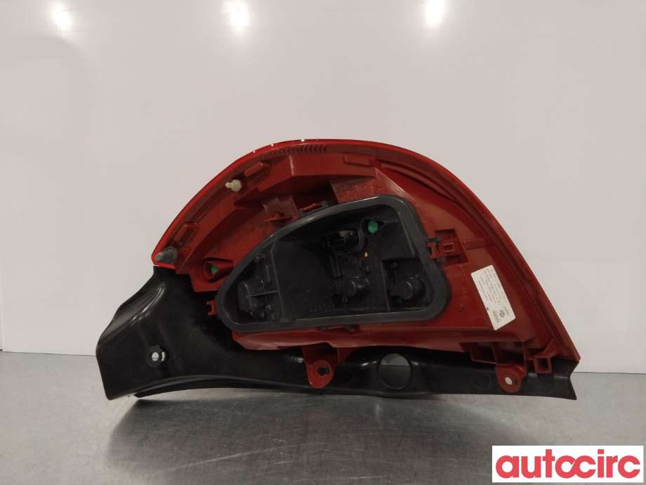 Baklykt høyre til Renault Clio 2009-2012 (Type III, Fase 2)  (RENAULT|8200886946|)