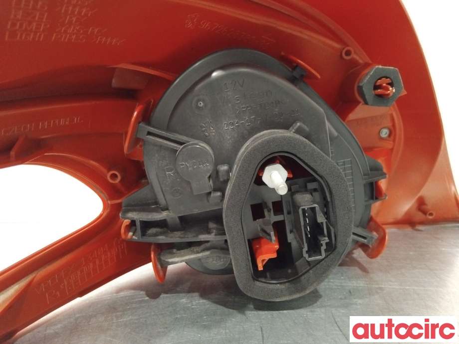 Baklykt høyre til Peugeot 208 2012-2019 (Type I)  (PEUGEOT|9672628380|)