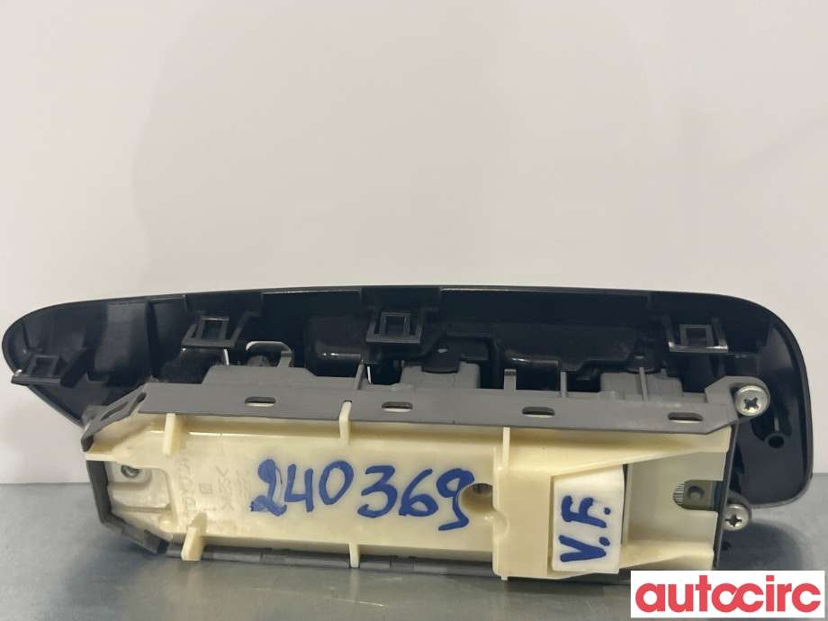 Bryter ruteheis til Toyota Auris 2010-2012 (Type I, Fase 2)  (TOYOTA|8404002080)
