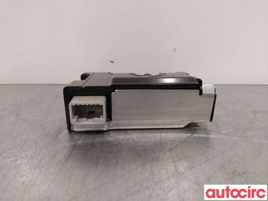 Parkeringssensor foran til Toyota RAV4 2016-2019 (Type IV, Fase 2)  (TOYOTA|8646C42021|)