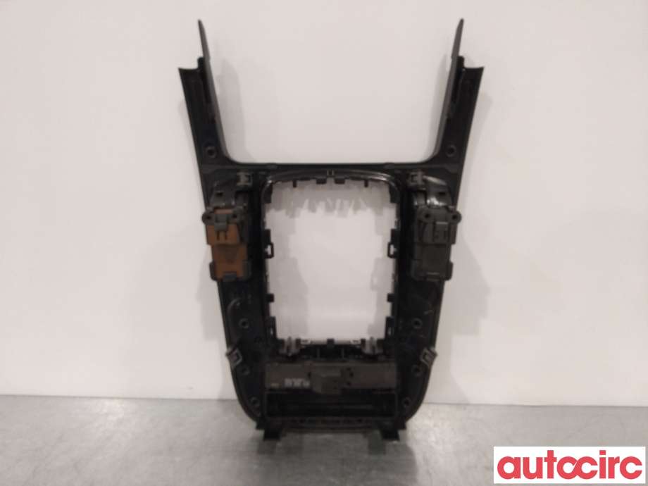 Innredning, Konsoll til Audi A4 2007-2014 (Type IV) (B8) (B8) (AUDI|8K0864261|)