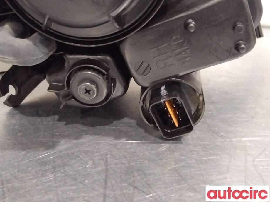 Frontlykt høyre halogen til Hyundai i20 2009-2014 (Type I)  (HYUNDAI|921024P000|)