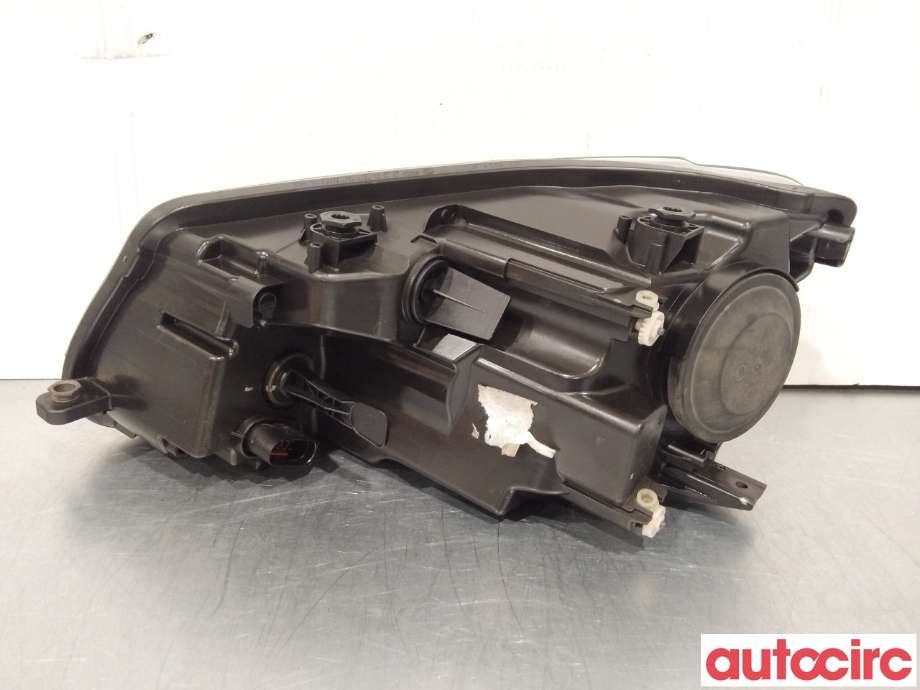 Frontlykt høyre halogen til VW Caddy 2010-2015 (Type III, Fase 2)  (VOLKSWAGEN|2K5941006A|)