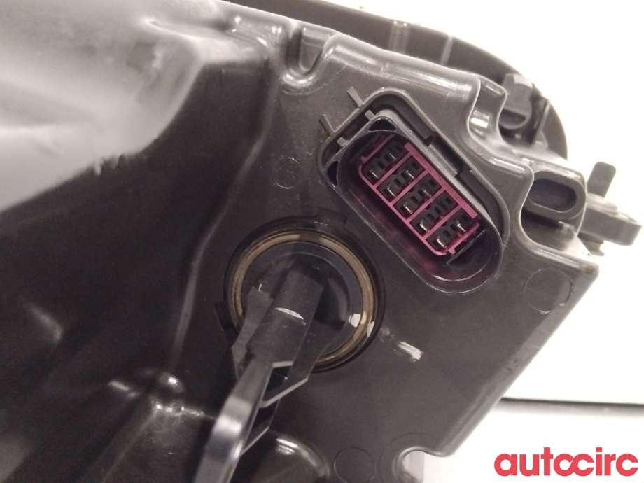 Frontlykt høyre halogen til VW Caddy 2010-2015 (Type III, Fase 2)  (VOLKSWAGEN|2K5941006A|)