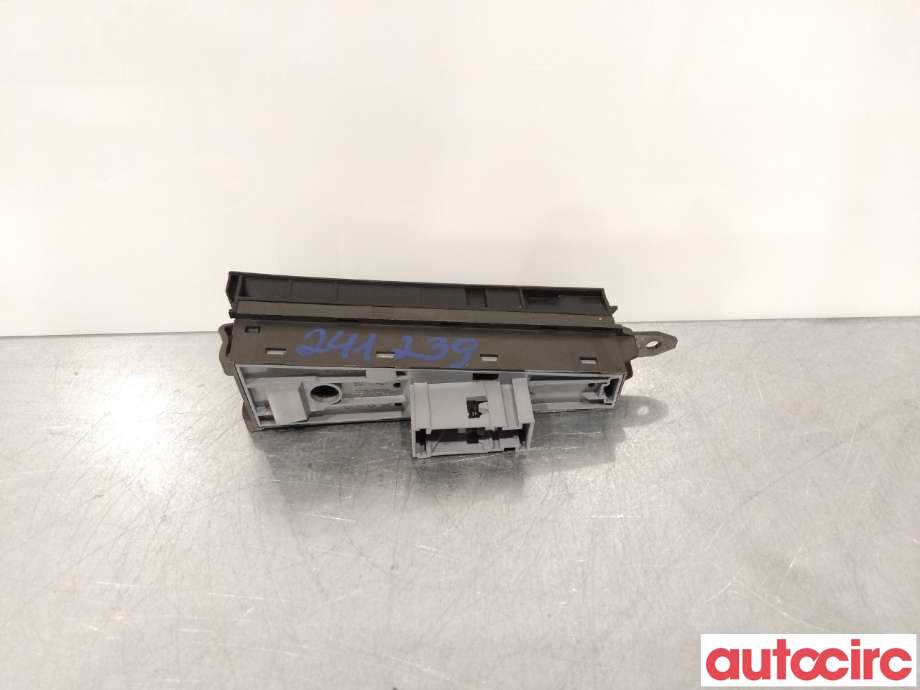 Bryter elektrisk håndbrekk/parkbrems til VW Passat 2011-2015 (B7) (B7) (VOLKSWAGEN|3AB927137|)