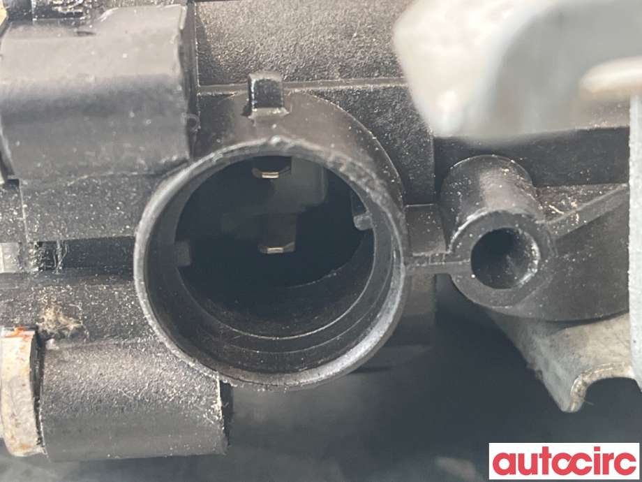 Ruteheis høyre bak til Nissan Qashqai 2007-2010 (Type I, Fase 1)  (NISSAN|82700EY10A||82700EY11A)