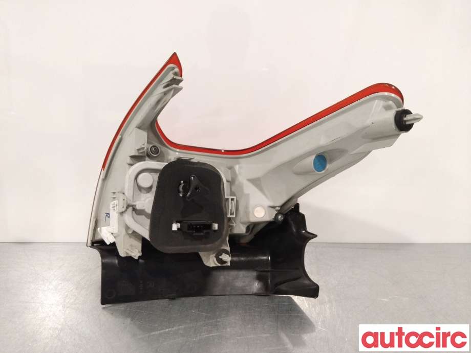 Baklykt høyre til Peugeot 2008 2013-2019 (Type I)  (PEUGEOT|9678074380|)