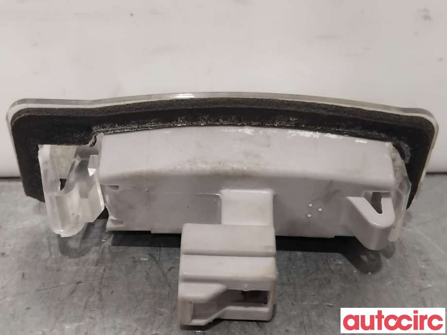 Skiltlys til Mitsubishi Outlander 2015-->> (Type III, Fase 2)  (MITSUBISHI|8341A009|)