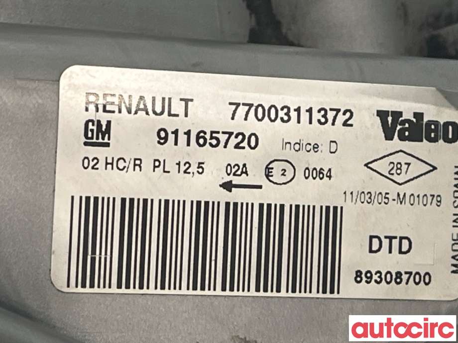 Frontlykt høyre halogen til Renault Trafic 2001-2006  (RENAULT|7700311372|91165720|)