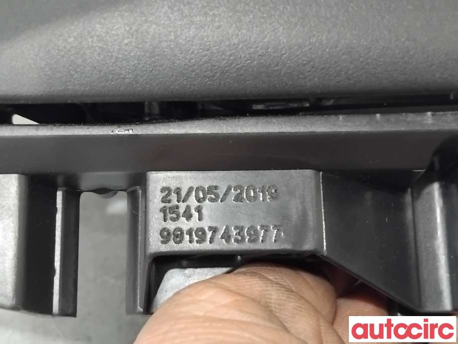 Dørhåndtak inv venst foran til Peugeot Partner 2019-->> (Type III)  (PEUGEOT|98197439ZD||9819743977)