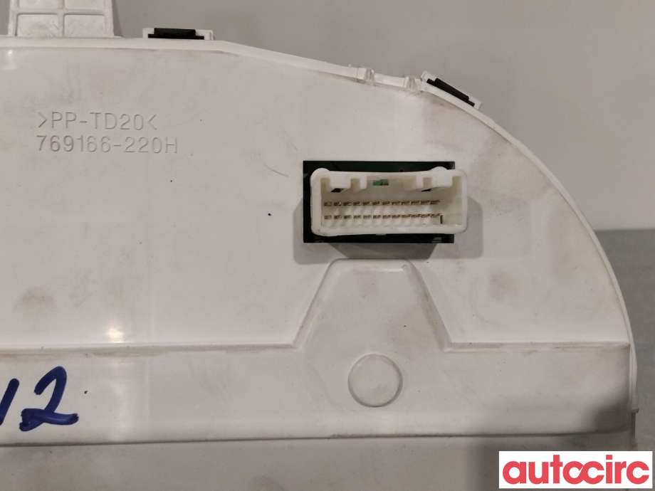 Instrumentpanel til Mitsubishi Outlander 2007-2010 (Type II, Fase 1)  (MITSUBISHI|8100A115|507-920H)