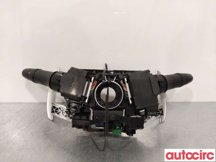 Bryter combi til Mitsubishi Outlander 2012-2015 (Type III, Fase 1)  (MITSUBISHI|8600A405||8617A013)