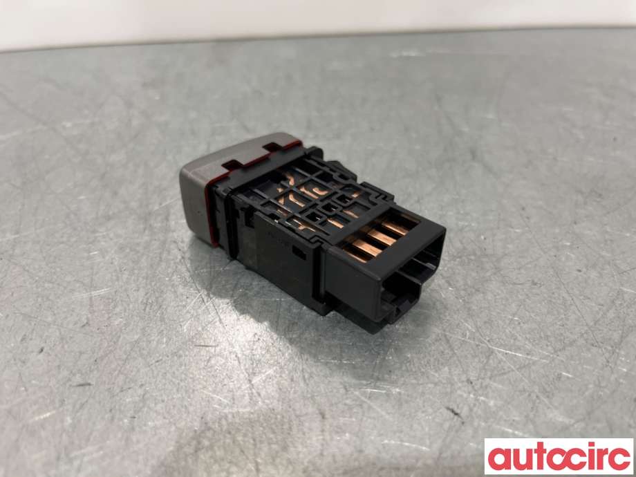 Bryter nødblink til Subaru Forester 2005-2008 (Type II, Fase 2) (SUBARU|83037SA000|)