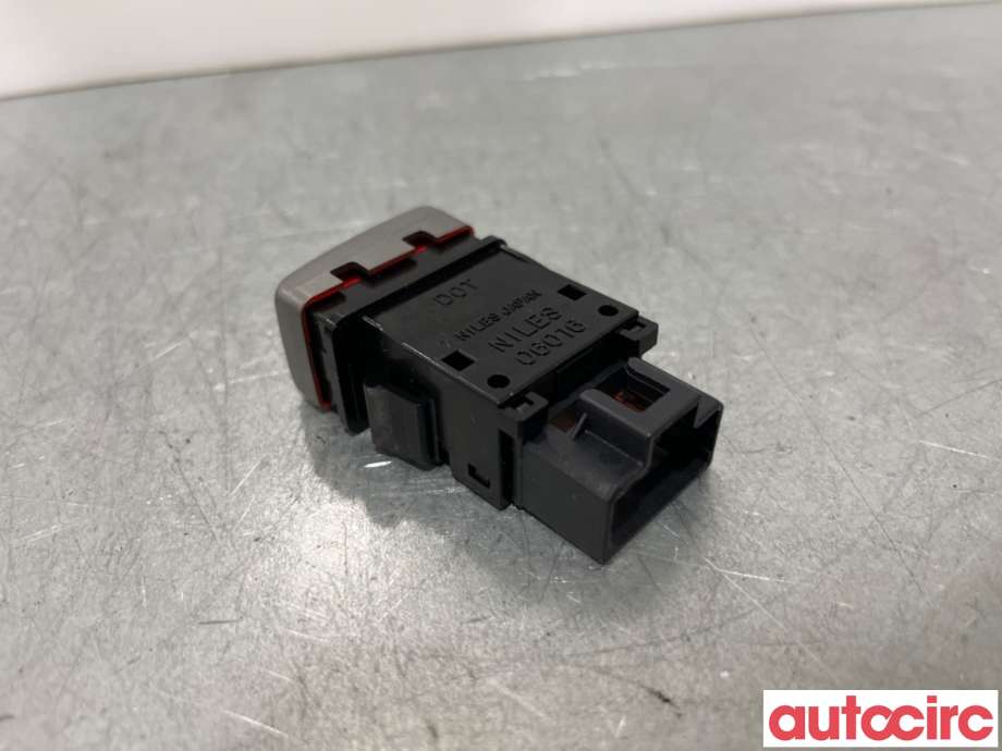 Bryter nødblink til Subaru Forester 2005-2008 (Type II, Fase 2) (SUBARU|83037SA000|)