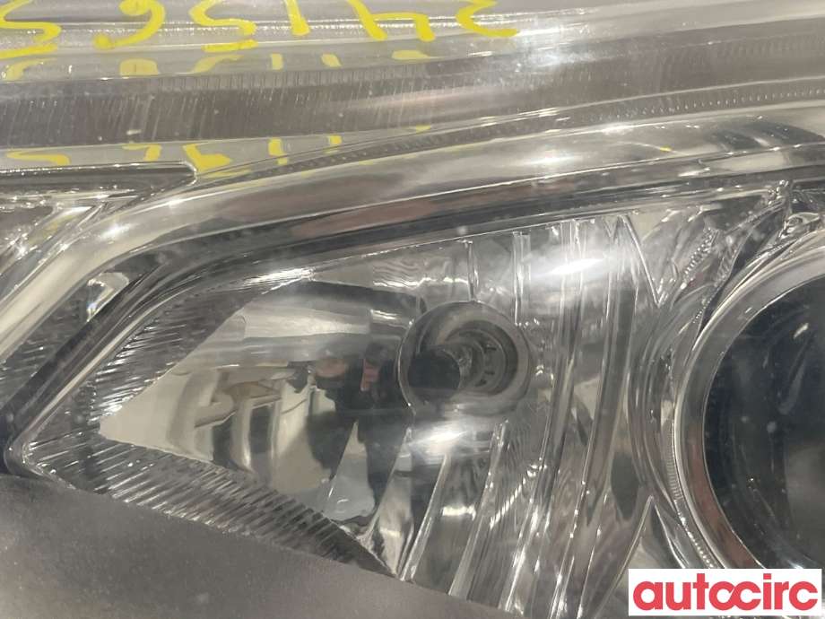 Frontlykt venstre halogen til Ford Focus 2011-2014 (Type III, Fase 1)  (FORD|2004299)