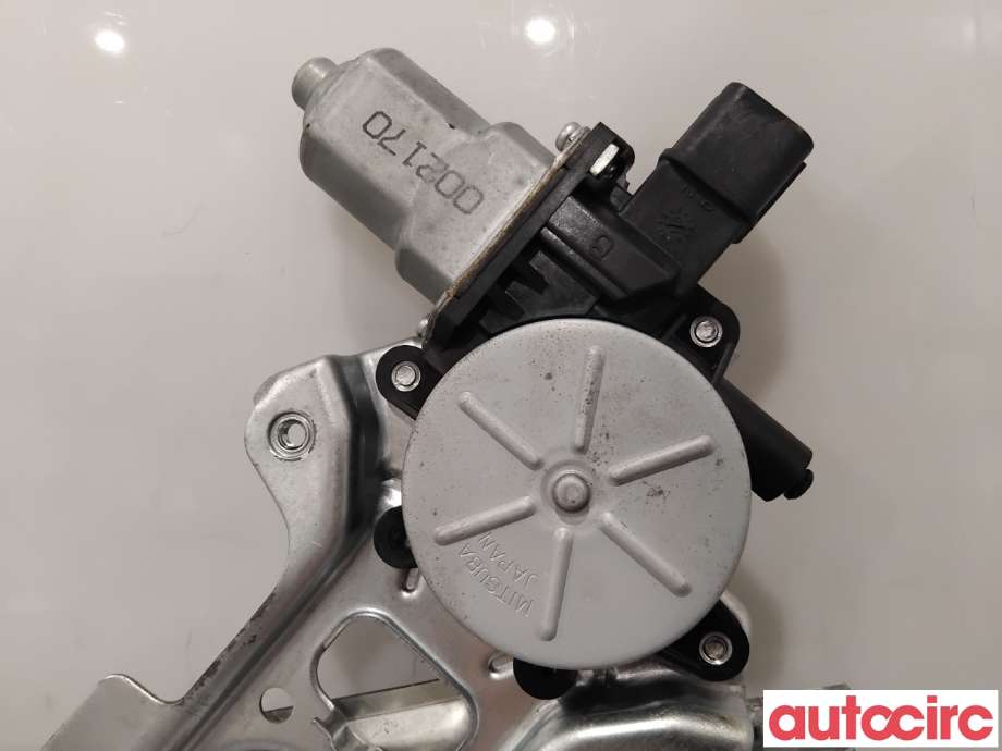 Ruteheis venstre foran til Mitsubishi Outlander 2010-2012 (Type II, Fase 2)  (MITSUBISHI|5713A085|)