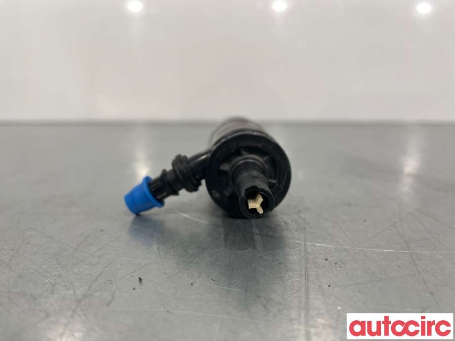 Spylerpumpe foran til VW Transporter / Caravelle 2015-2019 (T6) (T6) (VOLKSWAGEN|6R0955681)