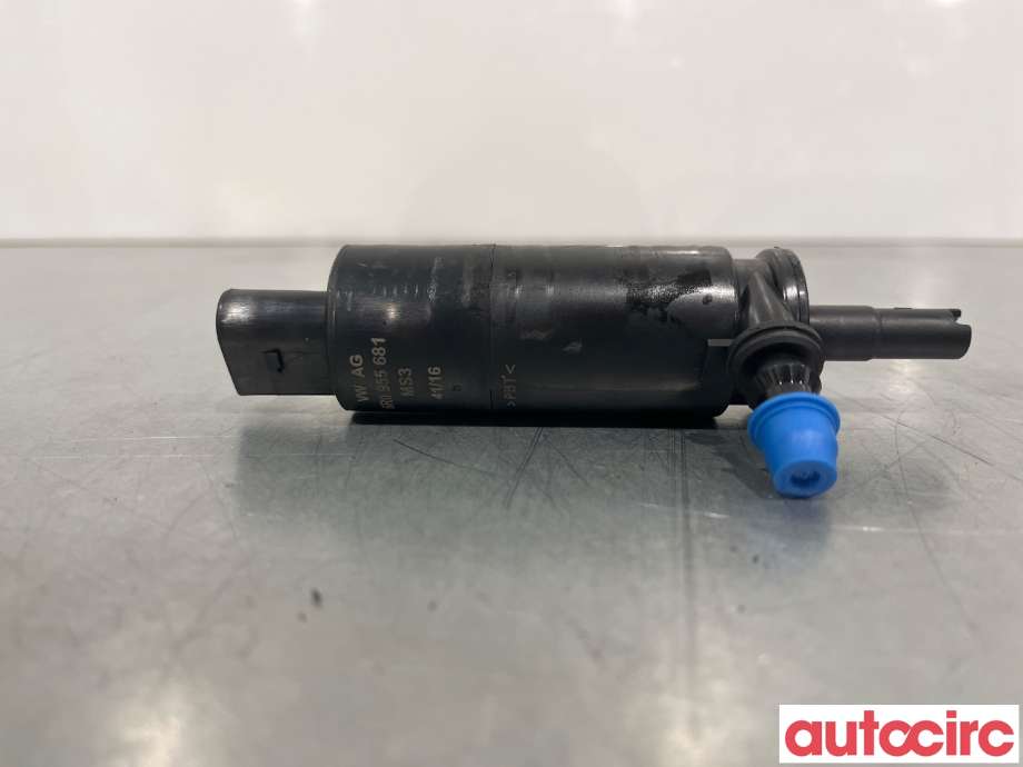 Spylerpumpe foran til VW Transporter / Caravelle 2015-2019 (T6) (T6) (VOLKSWAGEN|6R0955681)