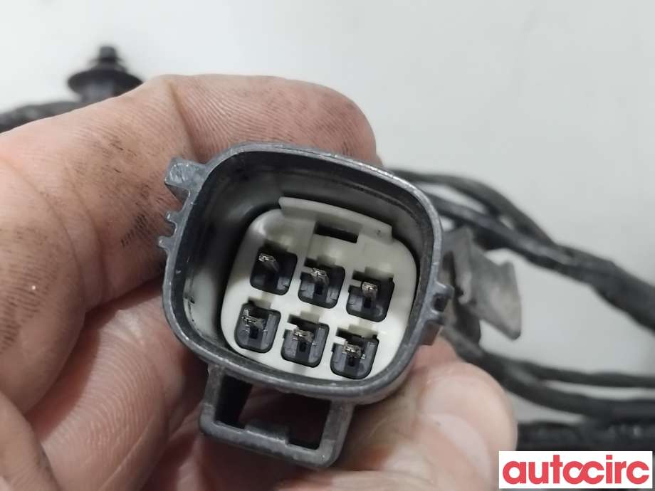 Parkeringssensor foran til Ford Kuga 2008-2012 (Type I) (FORD|1718833||8V4T-15K867AAE)