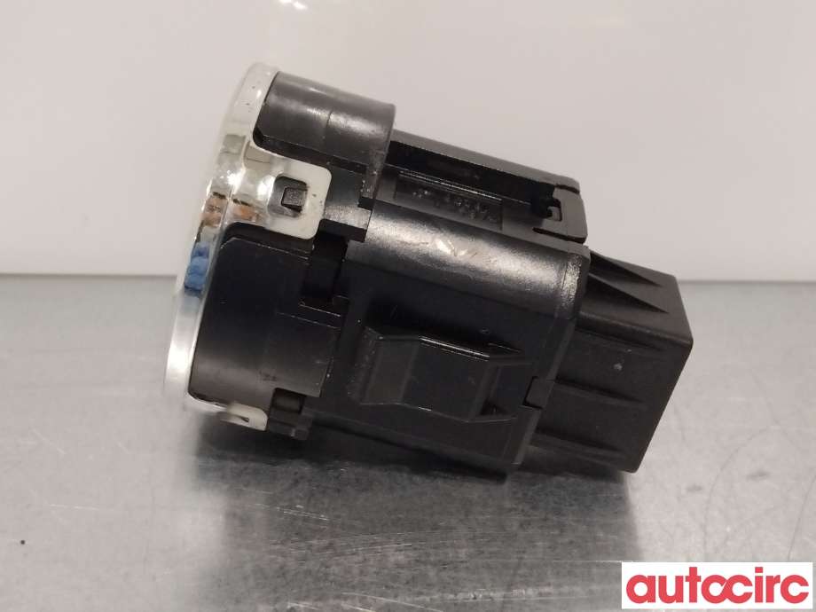 Bryter diverse til Mitsubishi Outlander 2015-->> (Type III, Fase 2)  (MITSUBISHI|8602A079|)