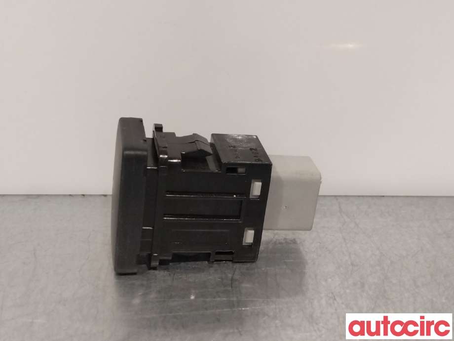 Bryter diverse til Mitsubishi Outlander 2015-->> (Type III, Fase 2)  (MITSUBISHI|8610A176|)