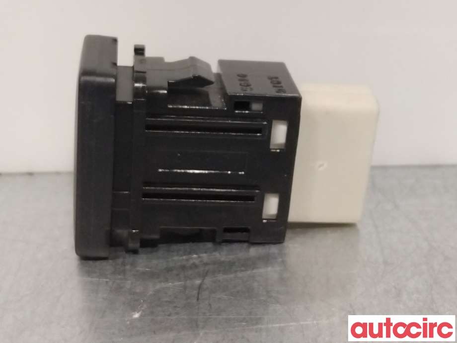 Bryter diverse til Mitsubishi Outlander 2015-->> (Type III, Fase 2)  (MITSUBISHI|8616A012|)