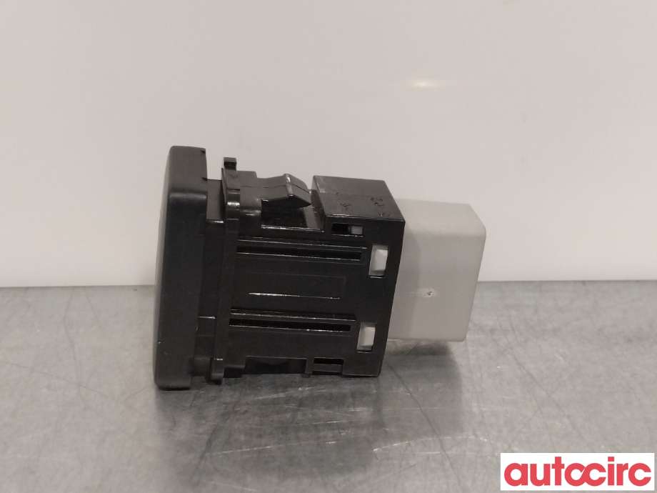 Bryter diverse til Mitsubishi Outlander 2015-->> (Type III, Fase 2)  (MITSUBISHI|8612A037|)