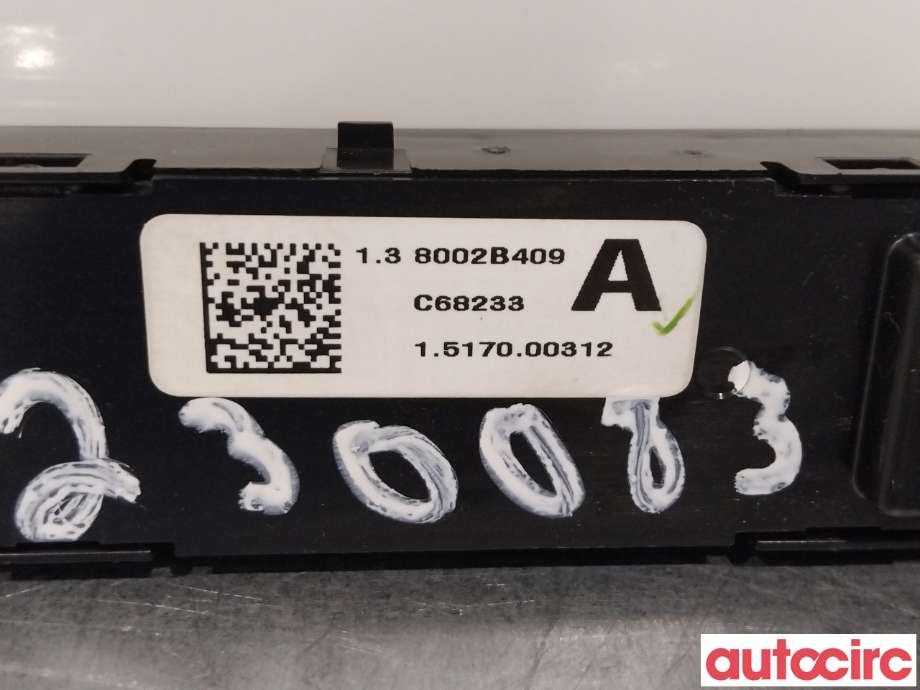 Bryter nødblink til Mitsubishi Outlander 2015-->> (Type III, Fase 2)  (MITSUBISHI|8002B409|)