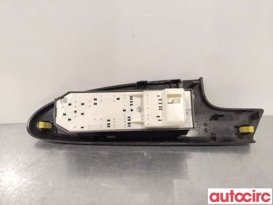 Bryter ruteheis til Toyota Urban Cruiser 2009-2014  (TOYOTA|8482012520|)