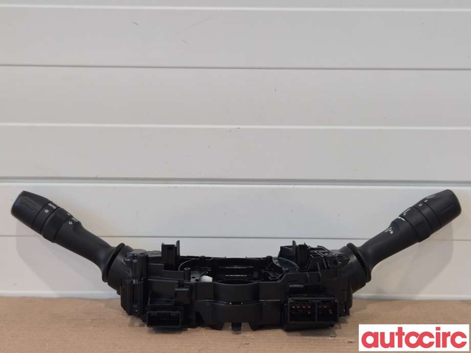 Bryter blink til Toyota RAV4 2016-2019 (Type IV, Fase 2)  (TOYOTA|8414033250|)