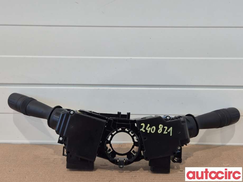 Bryter blink til Toyota RAV4 2016-2019 (Type IV, Fase 2)  (TOYOTA|8414033250|)