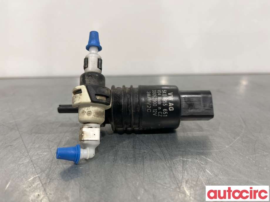 Spylerpumpe foran til VW Golf VI 2008-2012  (VOLKSWAGEN|5K0955651)