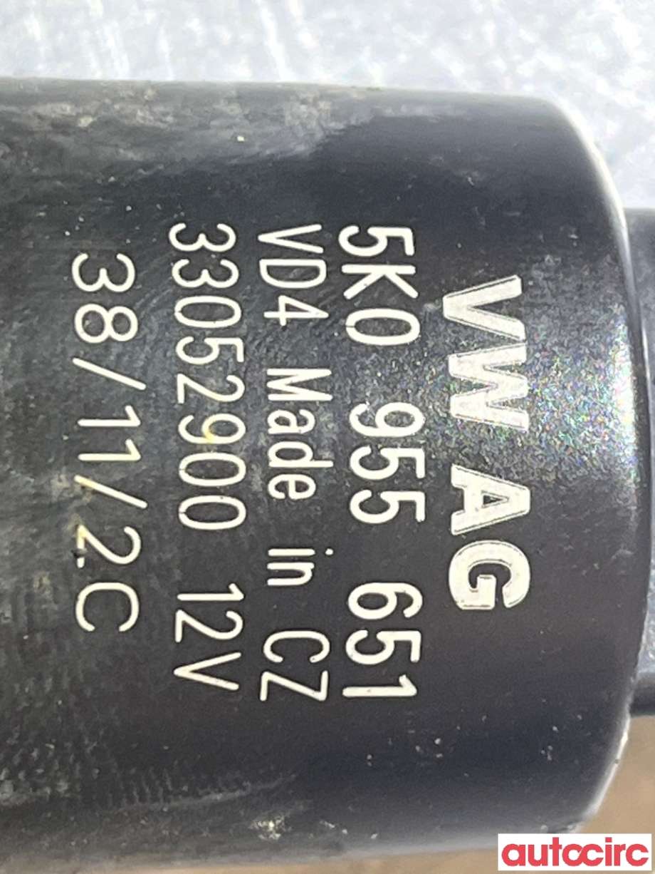 Spylerpumpe foran til VW Golf VI 2008-2012  (VOLKSWAGEN|5K0955651)