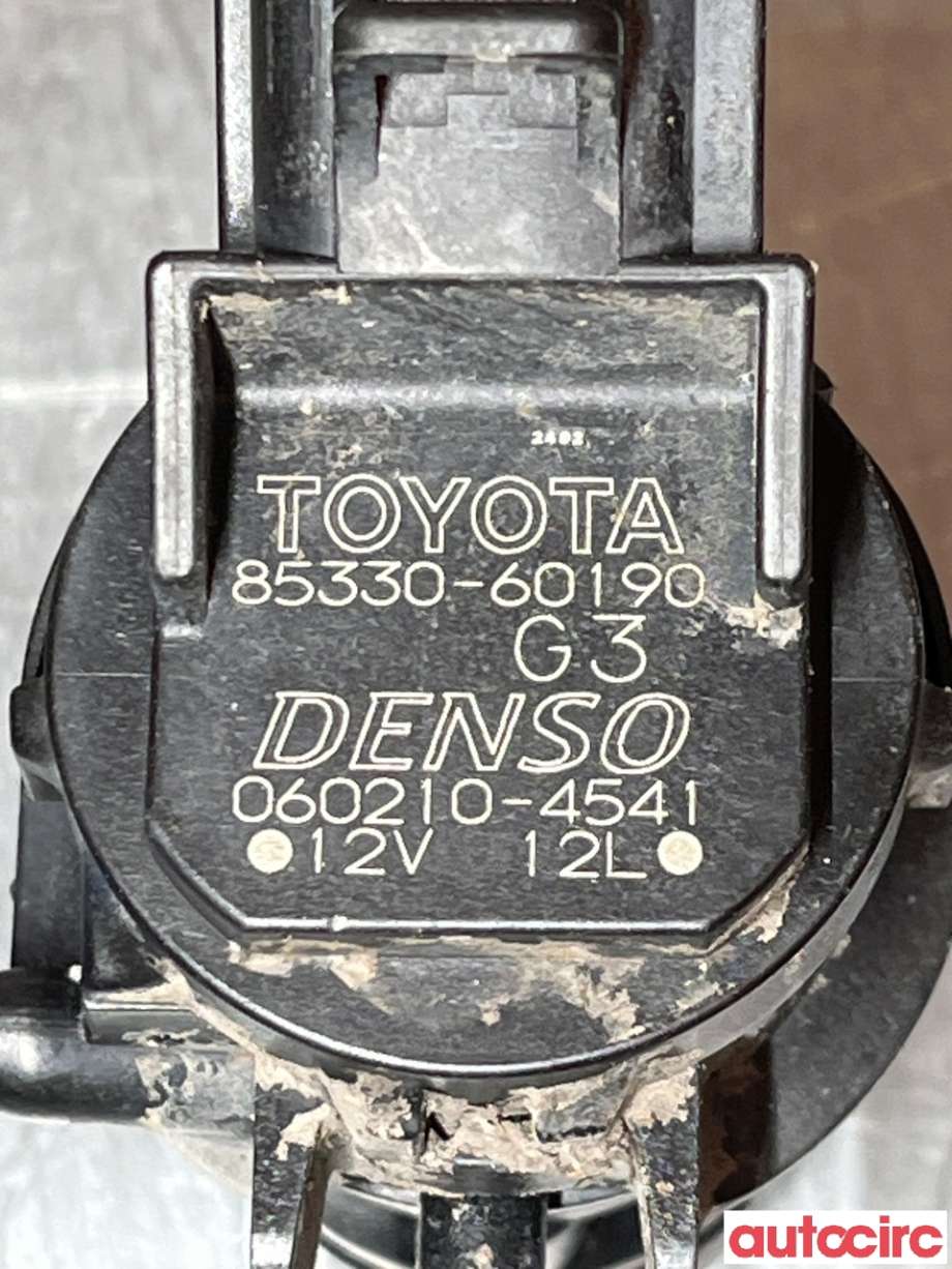 Spylerpumpe foran til Toyota Prius 2009-2016 (Type III) (COMBI) (COMBI) (TOYOTA|8533060190)