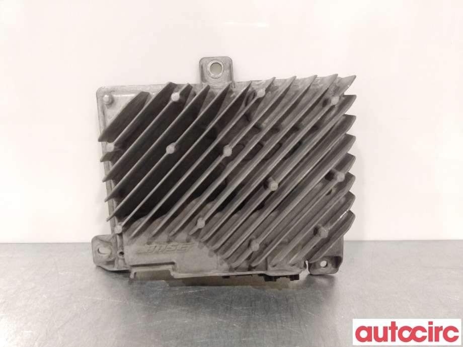 Bilstereo forsterker til Mazda CX-30 2020-->> (MAZDA|DFR7-66-A20C|)