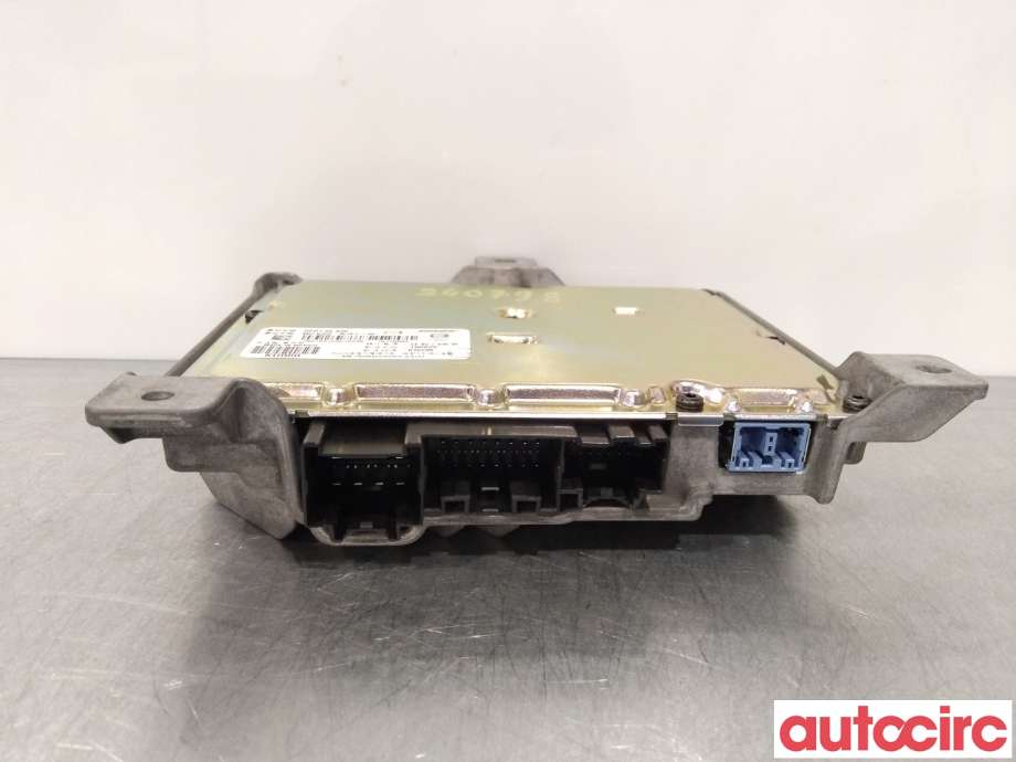 Bilstereo forsterker til Mazda CX-30 2020-->> (MAZDA|DFR7-66-A20C|)
