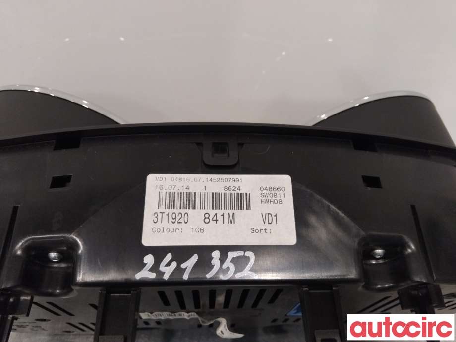 Instrumentpanel til Škoda Superb 2008-2015 (Type II)  (SKODA|3T1920841M|)