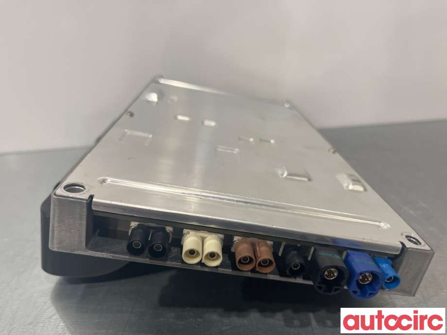 Styreenhet diverse til Tesla Model S 2016-2021 (Fase 2)  (TESLA|1078321-70-G|)