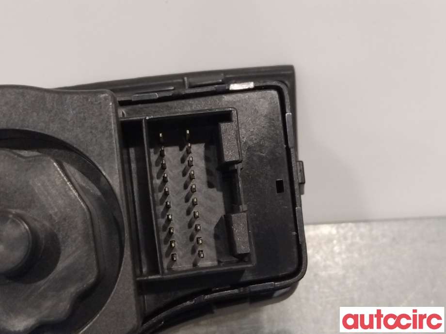 Bryter lys til Hyundai i40 2012-2017  (HYUNDAI|933003Z050RY||93300-3Z050)